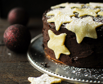 Gingerbread cake with pudding and chocolate