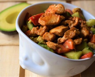 Low Carb Avocado Hähnchen Salat – frisch und lecker