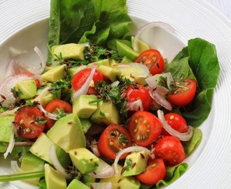 Recipe: Avocado salad with Tomatoes, Shallots and Toasted Cumin Vinaigrette (Bobby Flay)