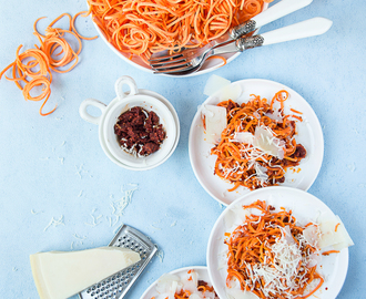 Super szybki obiad: spaghetti z marchewki Fit&Easy z pesto z suszonych pomidorów