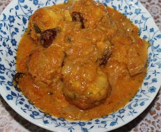 Dhall Balls curry/Paruppu Urundai Kulambu
