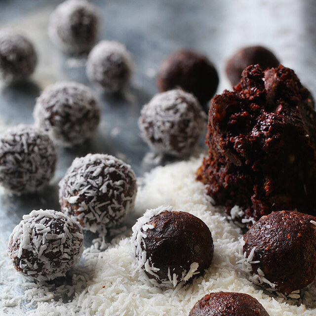 Chokladbollar med mandel och dadlar | Recept | WW Sverige
