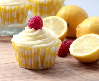 Lemon Cupcakes With Lemon Buttercream