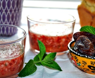 Soupe de fraises à la menthe et ramadan moubarak karim
