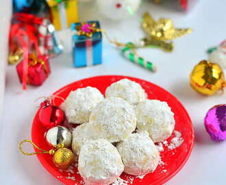 Eggless Snowball Cookies Recipe – Easy Christmas Recipes