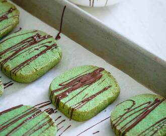 Chocolate Drizzled Matcha Shortbread Cookies