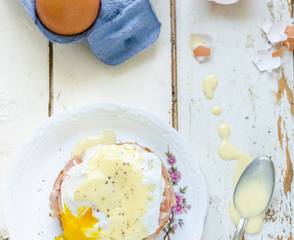 [Happy Easter] Eggs Benedict mit selbst gemachter Sauce Hollandaise