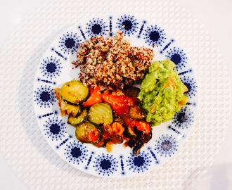 Quinoa med stekta grönsaker och guacamole – Recept - glutenfritt - veganskt - vegetariskt 