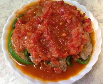 ピーマンのファルシwithトマトソース(Meat-stuffed Green Pepper with Tomato Sauce)