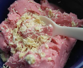 Rezept: Low Carb Erdbeer-Joghurt-Eis