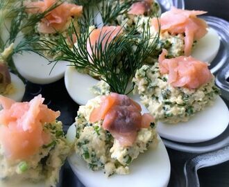Przystawka – jajka faszerowane z awokado i łososiem