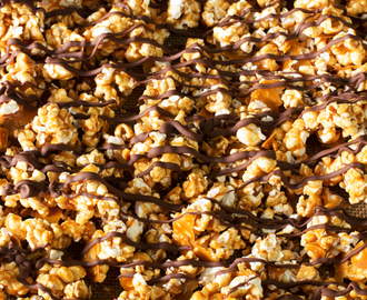 Snickers Popcorn + Popcorn Week Giveaway!