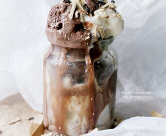Chocolate Chunk Vanilla Ice Cream Swirl w Chocolate Wafer // Add more Ice Cream!