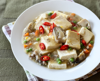 Soft Tofu, Mince and Peas