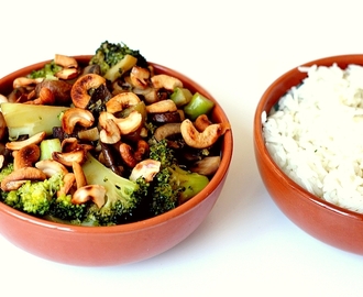 Recept: Gewokte groenten met rijst en cashewnoten