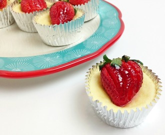 Mini Cheesecake Cups with Strawberries for an Easy Dessert
