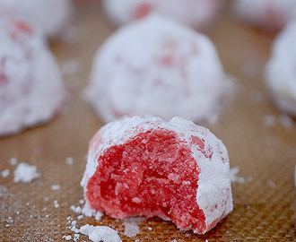 Peppermint snowball cookies