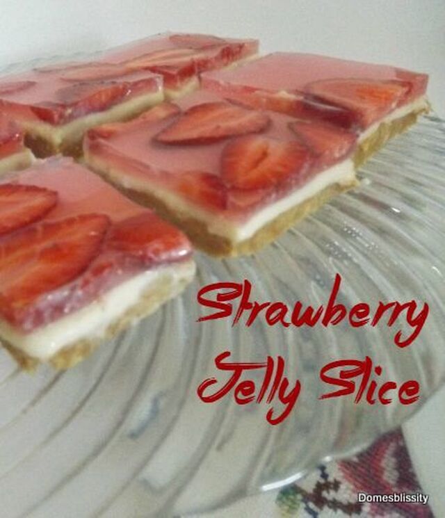 No Bake Strawberry Jelly (Jello) Slice