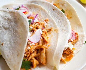 Slow Cooker Honey Chipotle Chicken Tacos