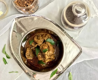 Karaikudi Kozhi Kuzhumbu/Chicken Curry