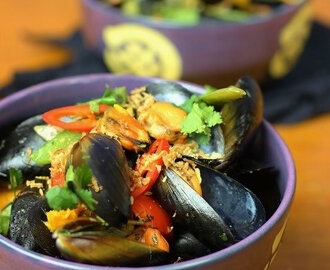 Green Curry Mussels