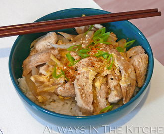 Oyakodon: Japanese Chicken & Egg Rice Bowl