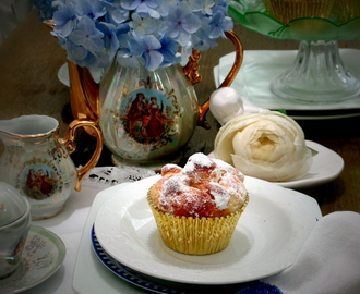 Cupcake Aromatizado com Laranja e Recheio de Doce de Leite ( Cupcake de Pan de Muertos - Tradição Mexicana)