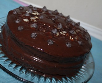 CHOCOLATE TRUFFLE CAKE