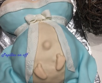 Gâteau ventre de femme enceinte (baby bump) en pâte à sucre au thermomix ou sans