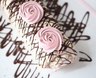 VALENTINES DAY CLASSIC BUDAPEST ROLL