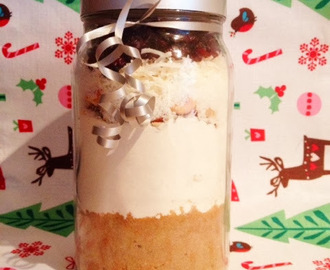 Christmas: Fruit & Nut Blondies Gift Jar