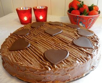 Mormor kake 💗 Sukkerbrød med sjokoladesmørkrem !