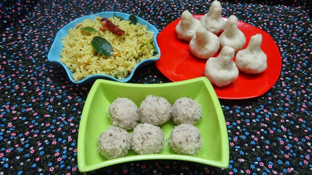 Coconut Ladoo / Kobbari Laddu