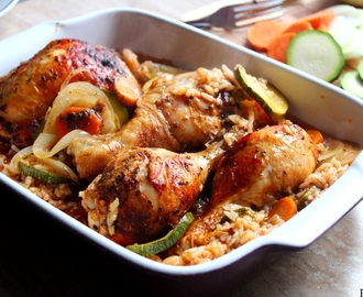 Kurczak pieczony na ryżu z warzywami