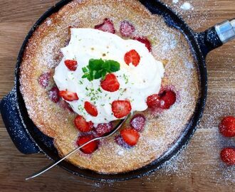 Skånsk ”äggakaka” med jordgubbar, lime & grädde!