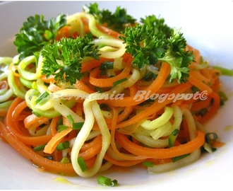 Cukkini „spagetti” saláta