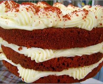 Bolo de Veludo Vermelho (Red Velvet Cake)