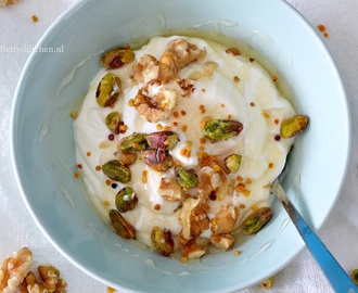 Griekse Yoghurt met honing en walnoten