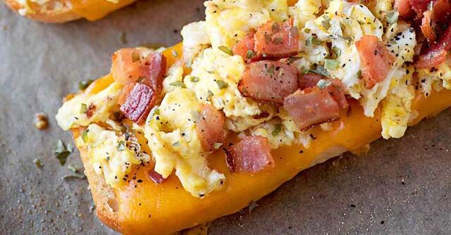 Bacon, Egg, and Cheese Breakfast Boats