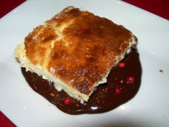 Tarta de queso fresco y mascarpone con salsa de chocolate a la pimienta rosa. paso a paso