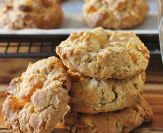 Apricot, Coconut and White Chocolate Chip Cookies | gluten free