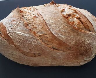 Pšeničný chlieb kváskový, ako inak? (chladničkové kysnutie)