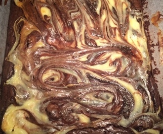 Brownie cheesecake swirl