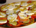 Carpaccio de verduras con queso fresco y emulsión de mostaza