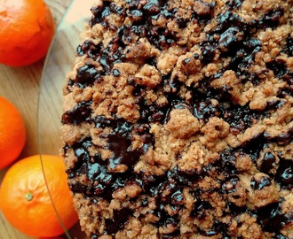 Czekoladowe ciasto z gruszkami i kruszonką / Chocolate Cake with Pears and Crumble