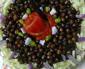 Healthy Snack  –  Black Chickpea (Kala Chana) Chat