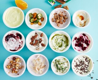 7 toppings originais para transformar o seu iogurte natural num lanche gourmet
