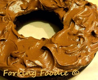 Chocolate Buttercream / Icing / Frosting (includes Thermomix method)