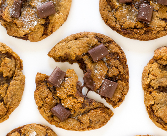 Chewy Chocolate Chunk Molasses Cookies