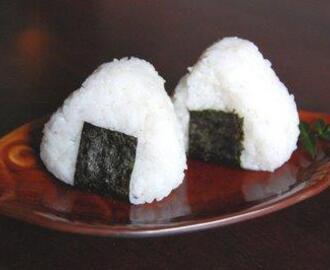Bolas de arroz onigiri